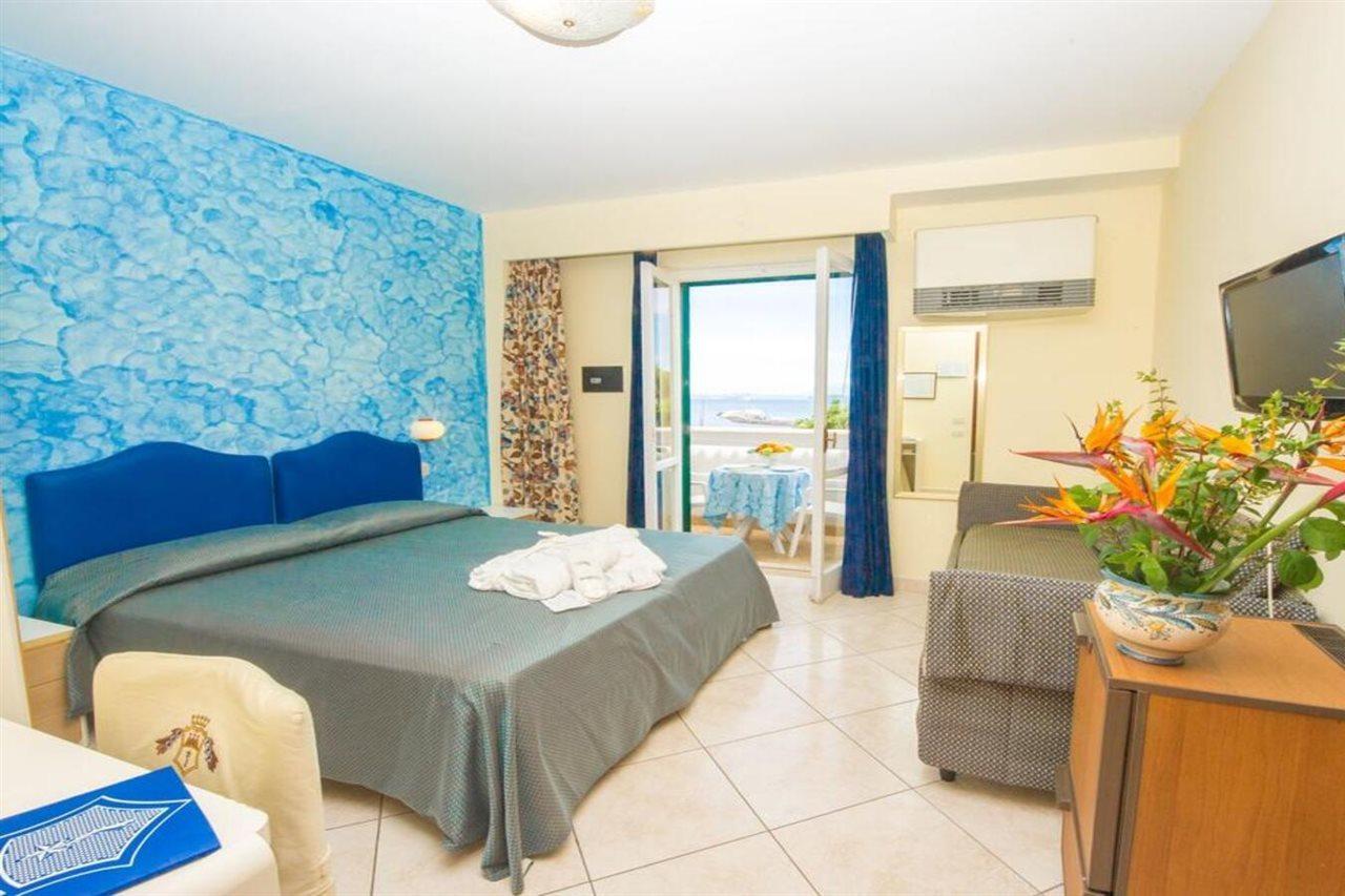 Hotel L'Approdo كازاميتْشيولا تيرمي المظهر الخارجي الصورة