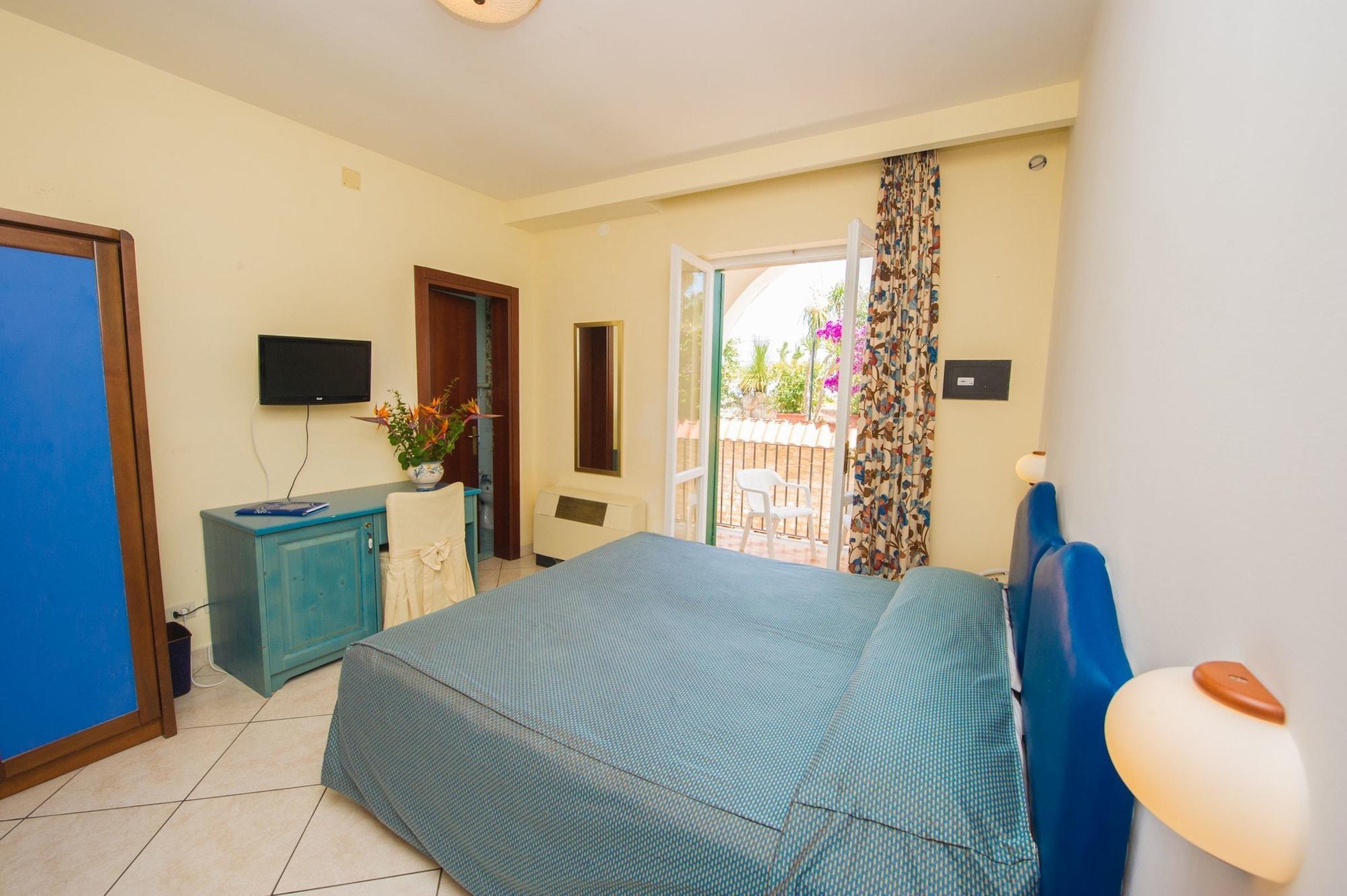 Hotel L'Approdo كازاميتْشيولا تيرمي المظهر الخارجي الصورة