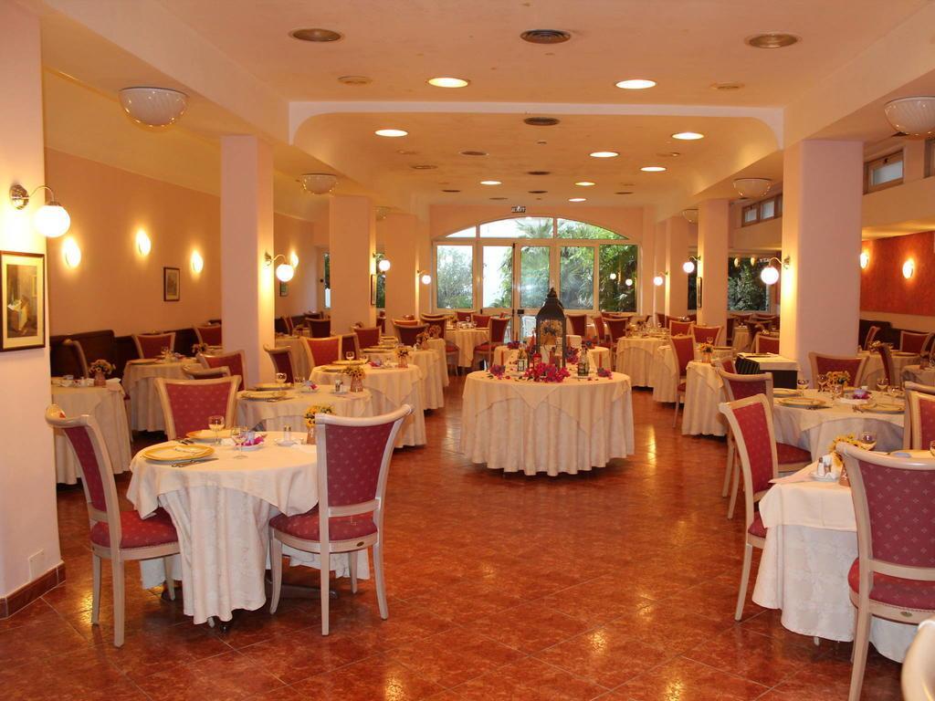 Hotel L'Approdo كازاميتْشيولا تيرمي المظهر الخارجي الصورة